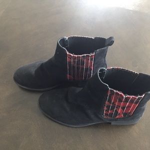 Suede ankle boots pull on style size 7 8.00